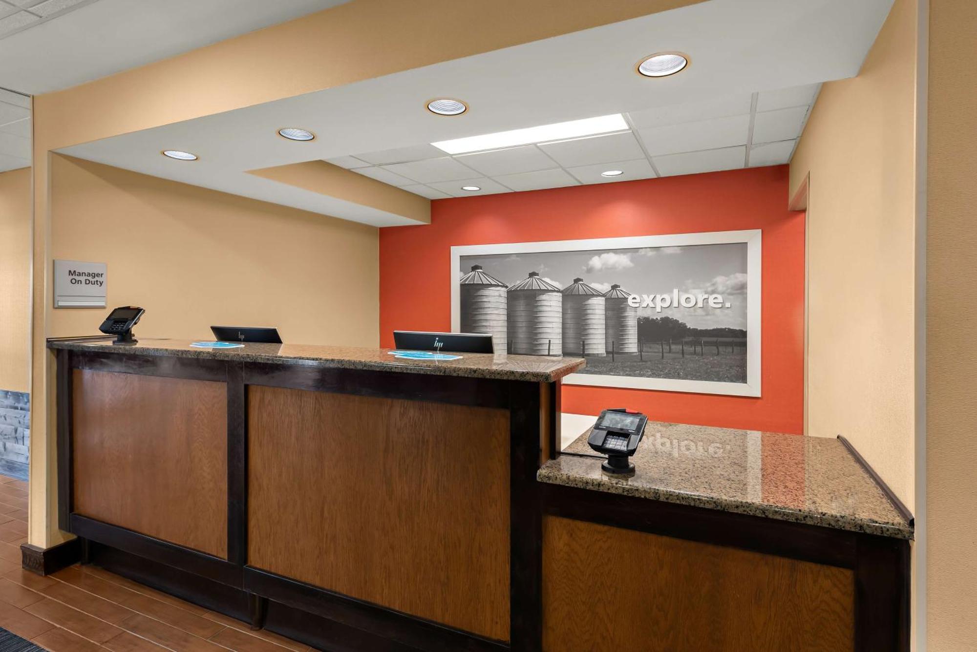 Hampton Inn Ланкастър Екстериор снимка