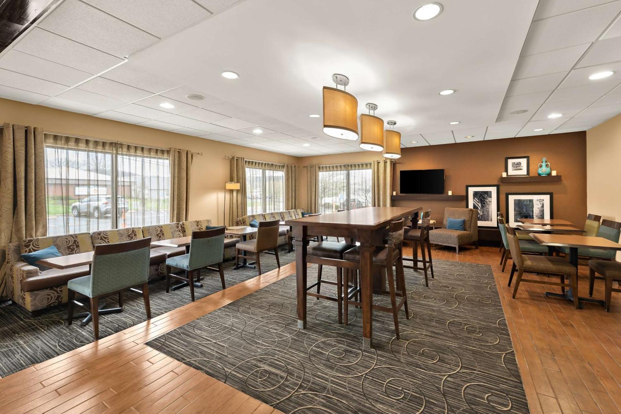 Hampton Inn Ланкастър Екстериор снимка